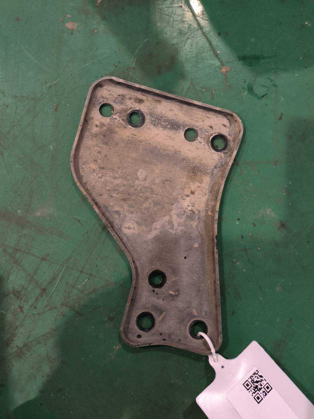 P0004185AC Sill Corner Plate - Right