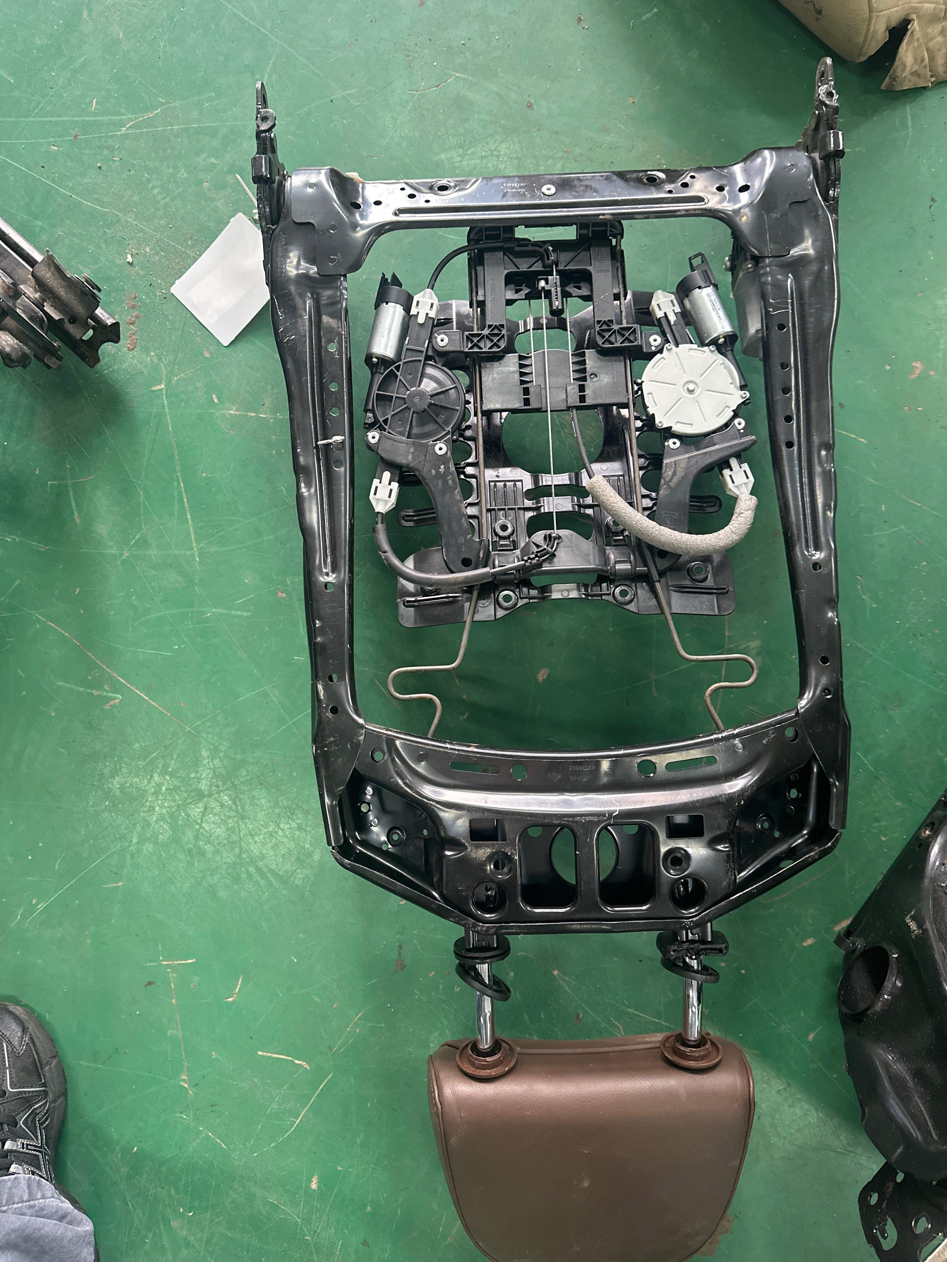 L4GD881046A Passenger Seat Backrest Frame