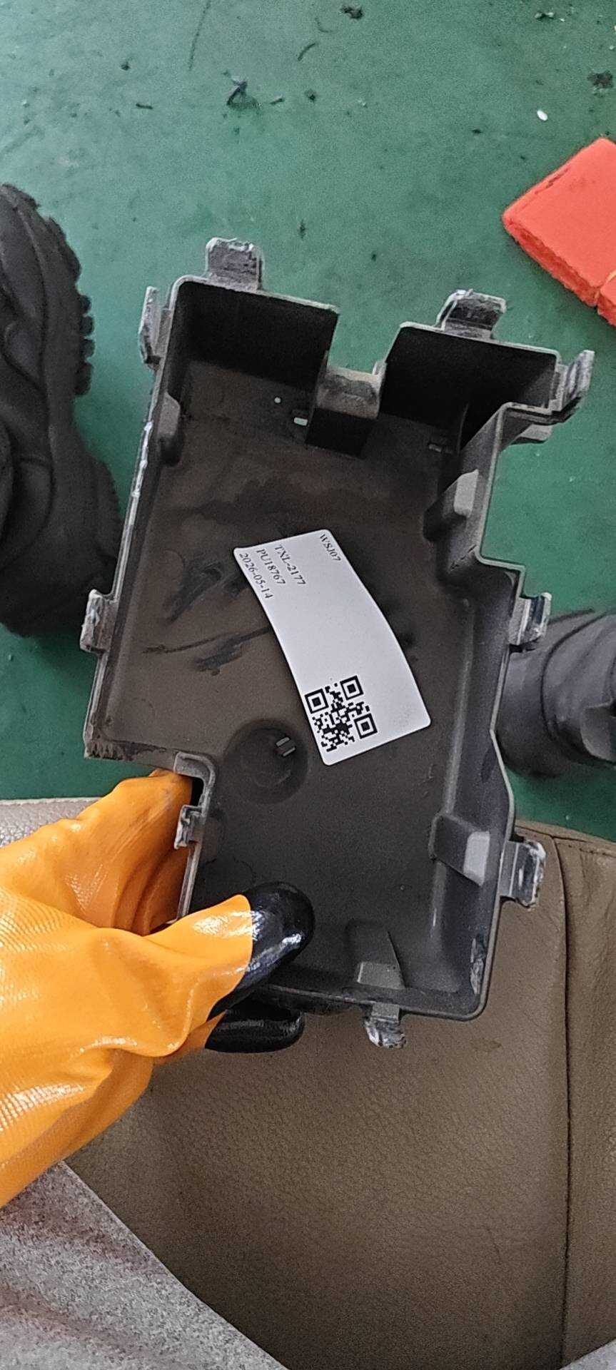 8266342080 发动机保险盒底座(左)