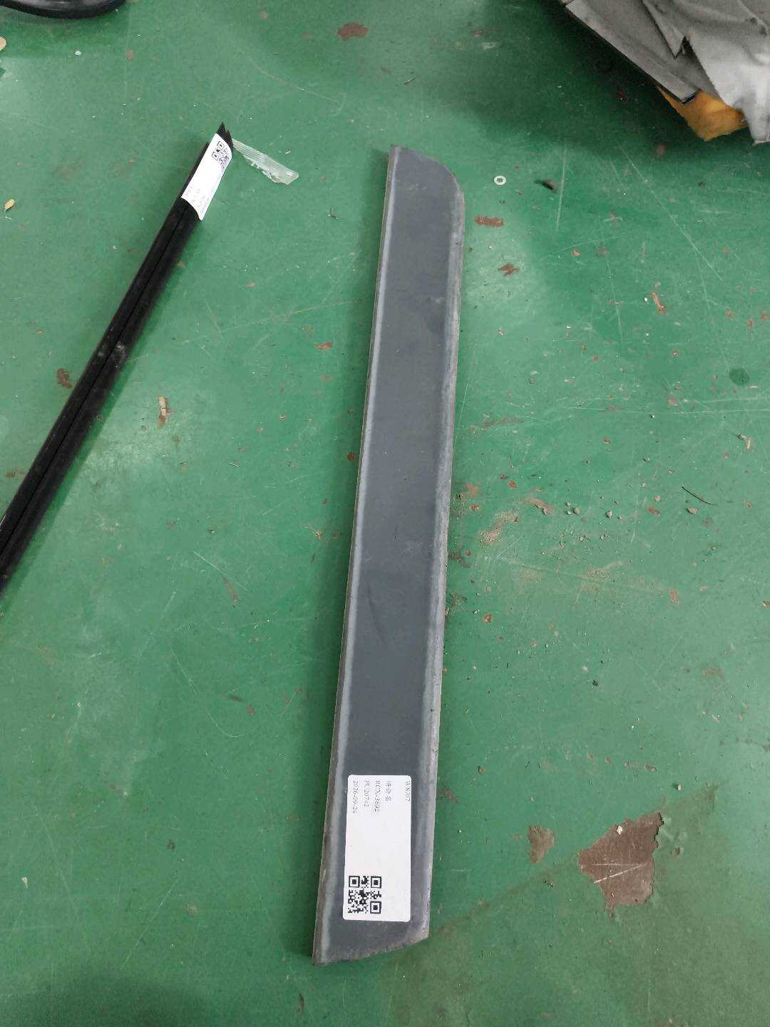8E0853969 车门盖板