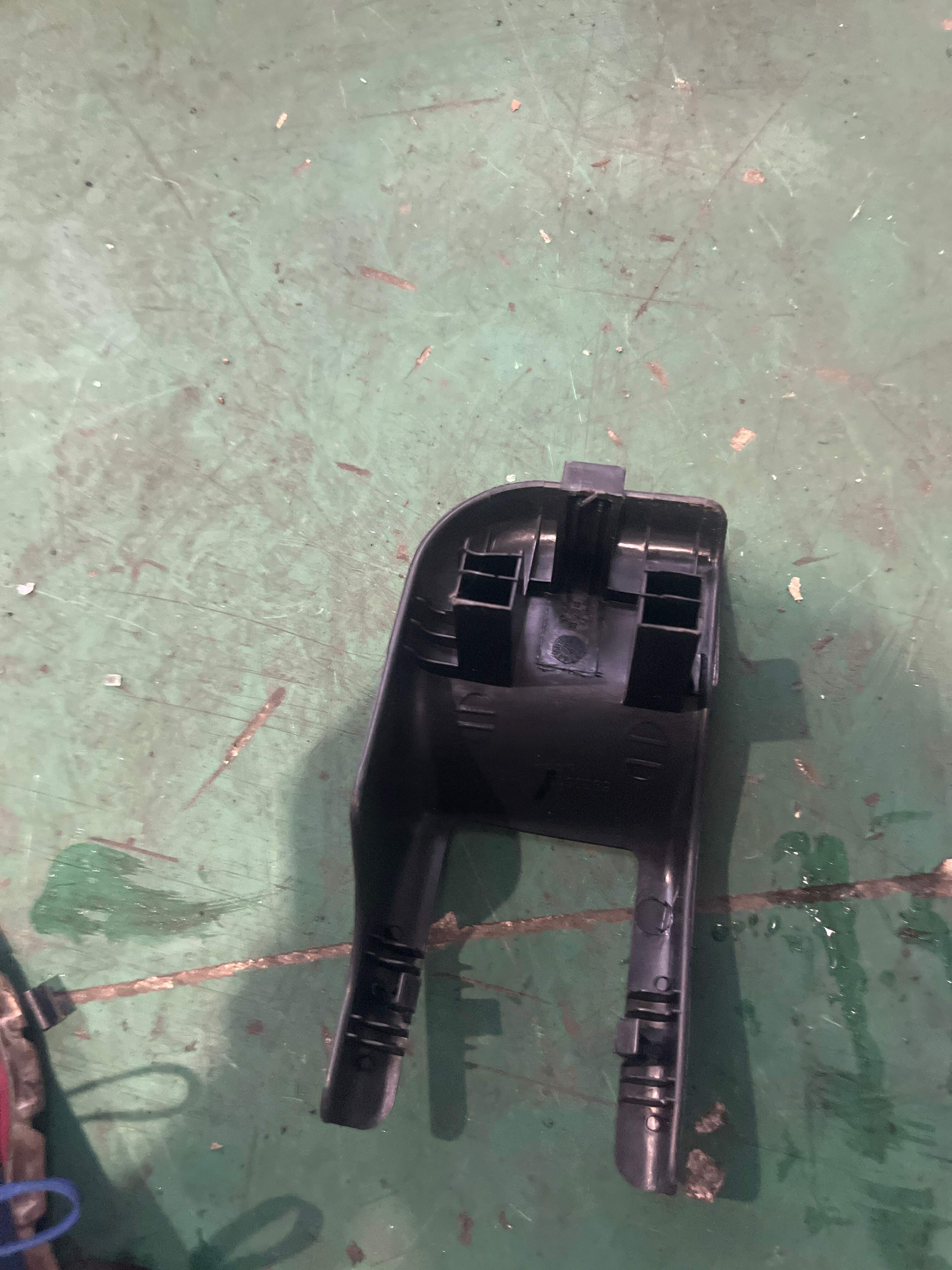 6900015XKZ96A Passenger Seat Left Rear Cover N