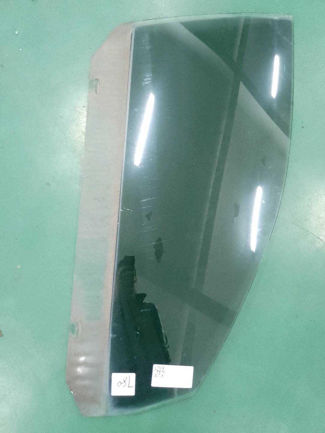 1K5845202 Front Door Glass, Right