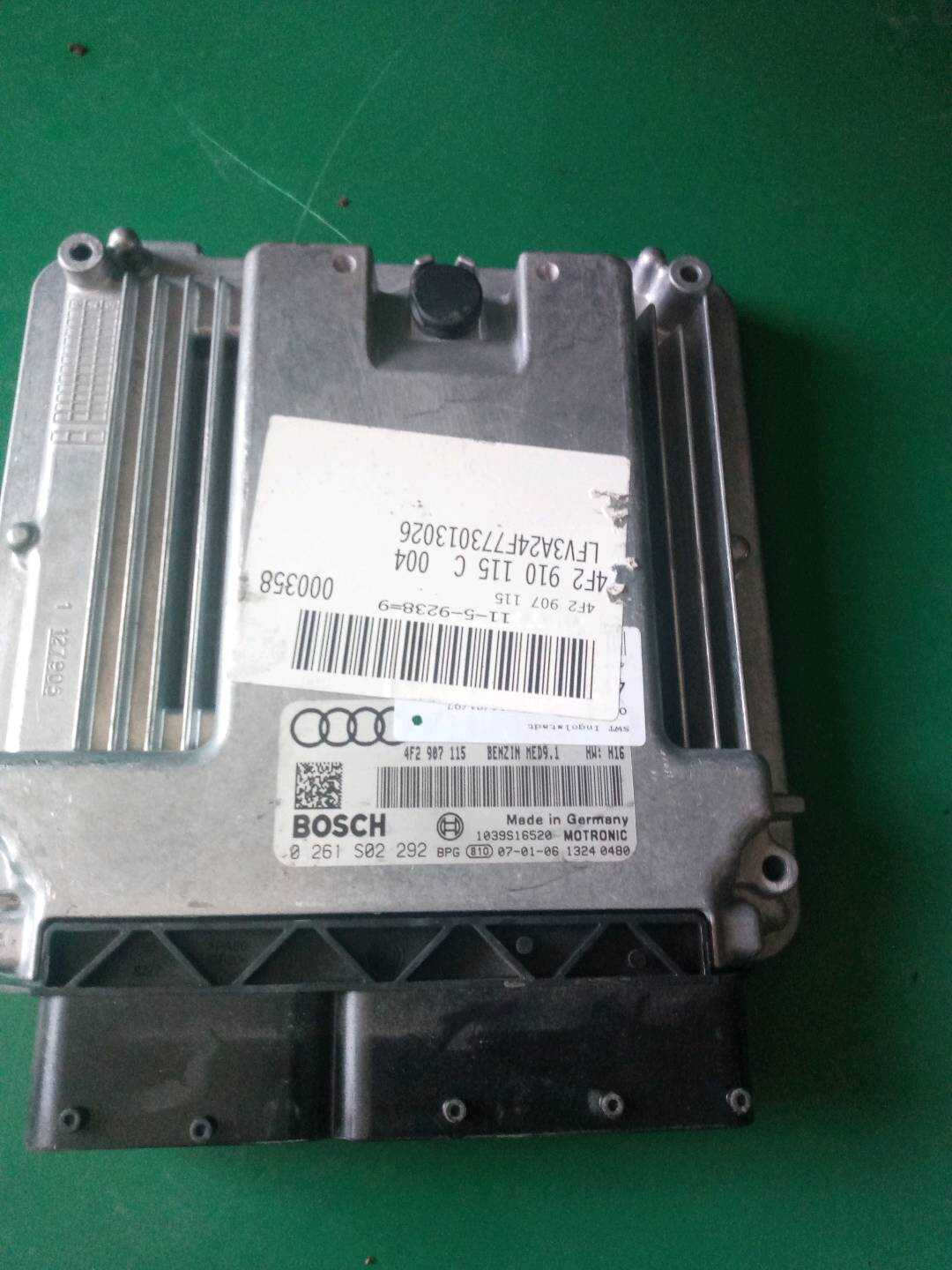 4F2910115CX 发动机电脑