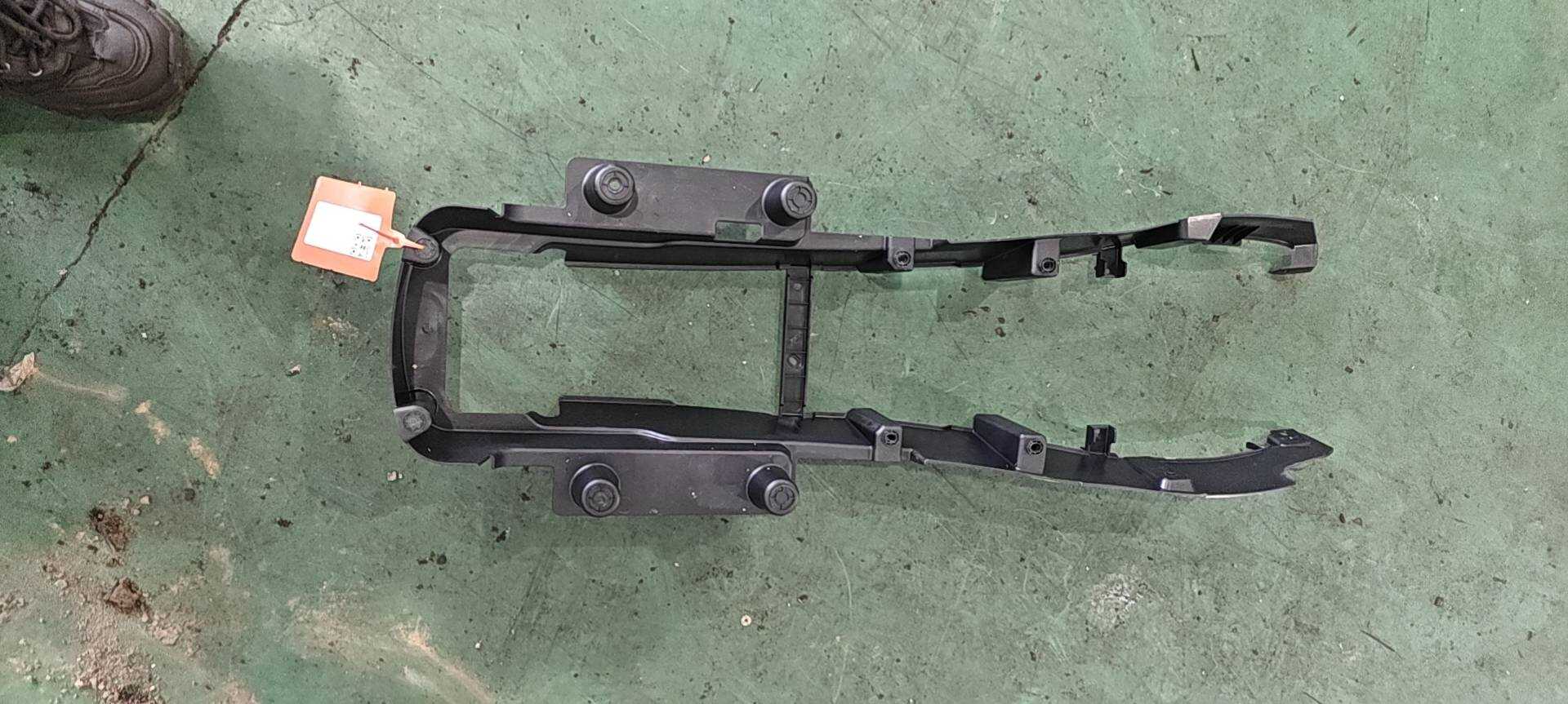 MEF5110021 Carpet Support Bracket