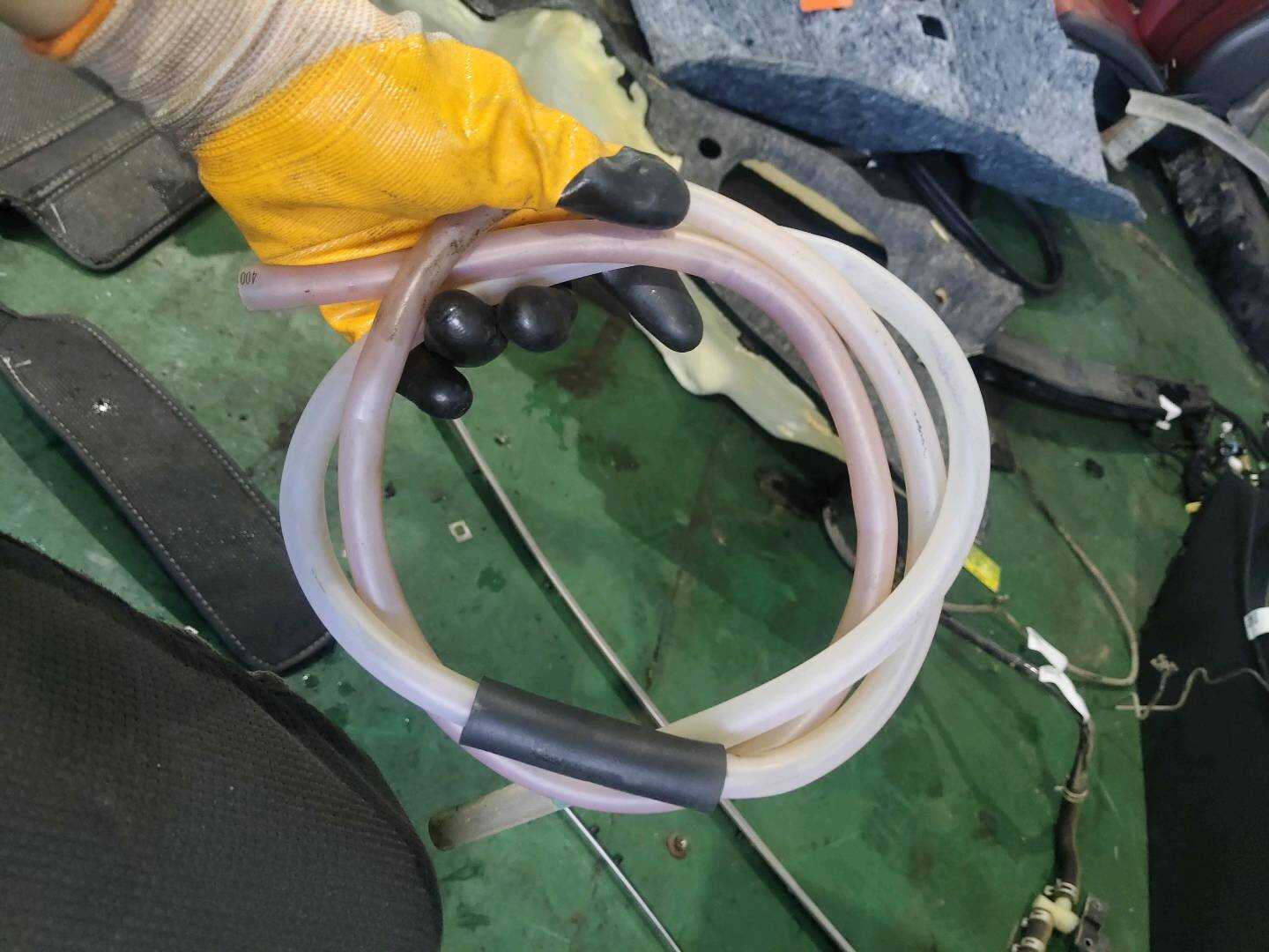 B012341 Rear Left Sunroof Drain Tube