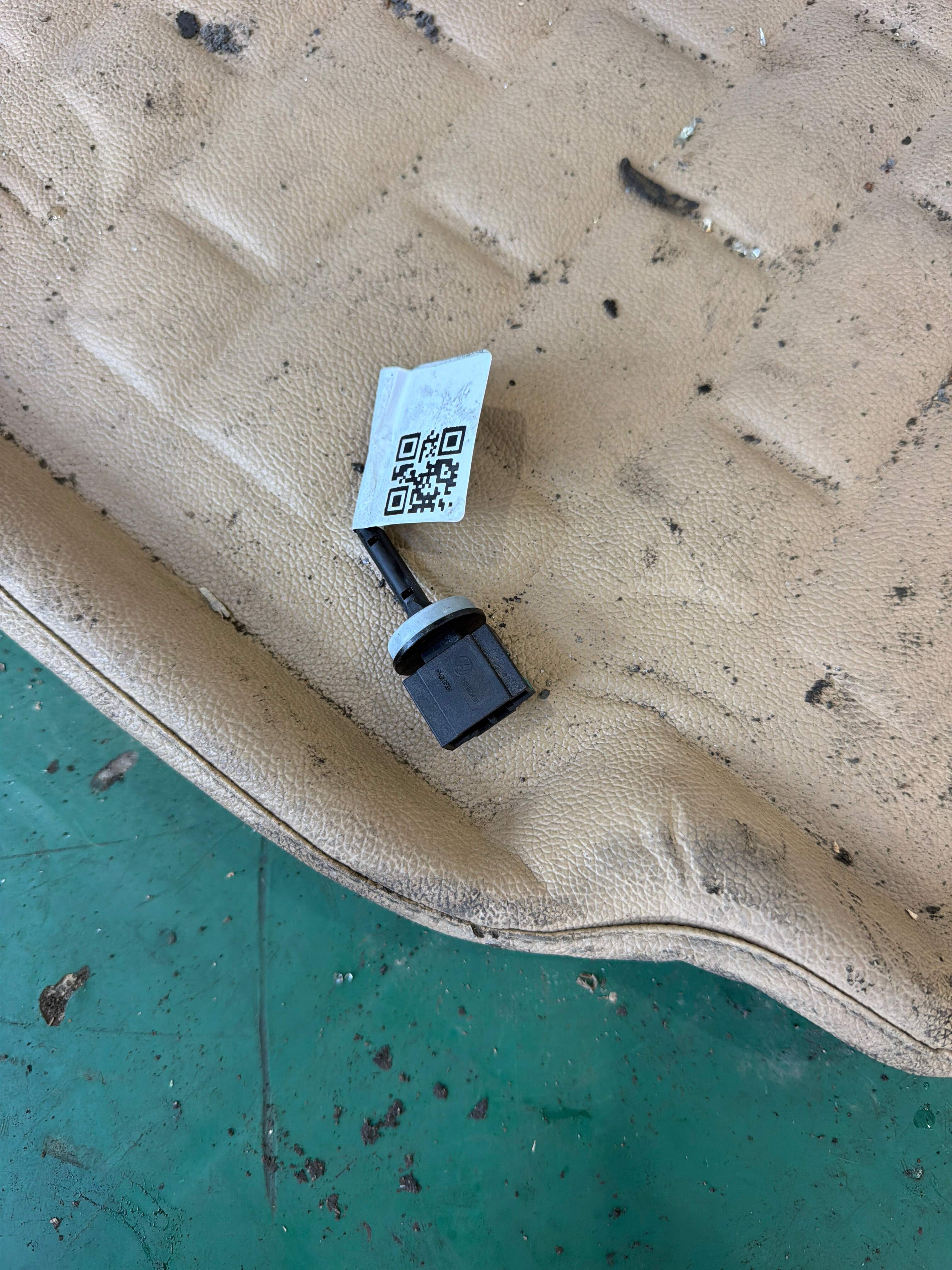 1K0907543H 蒸发箱温度传感器