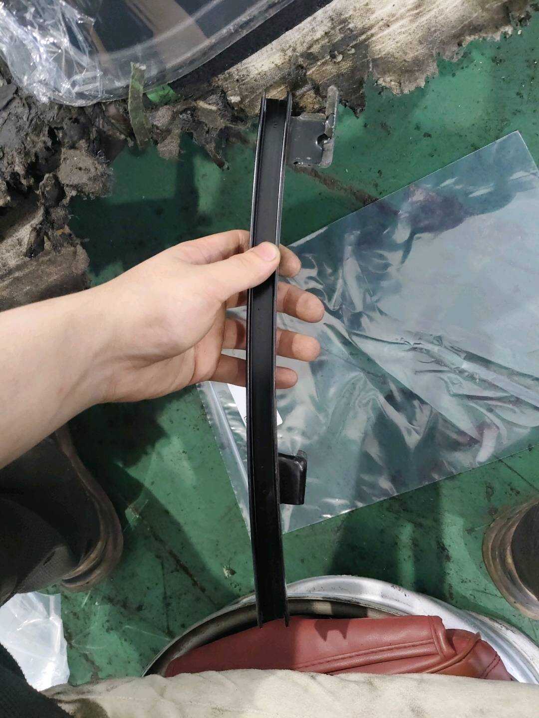 B012403 Rear Left Door Glass Lower Run Channel