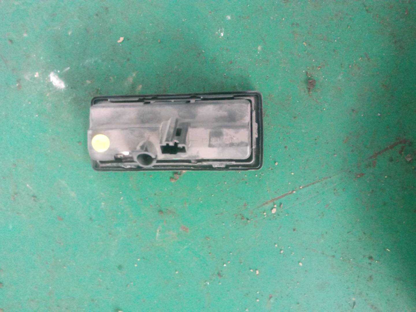 L3V0827566 尾盖开启开关