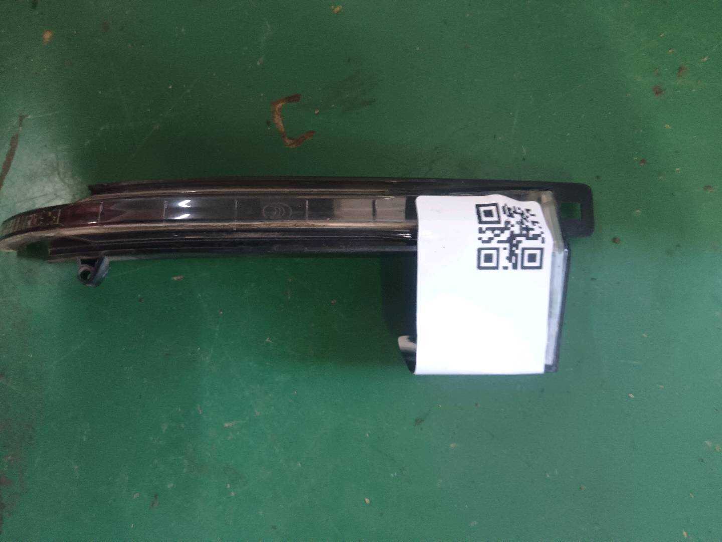 L8KD949101C 倒车镜转向灯(左)