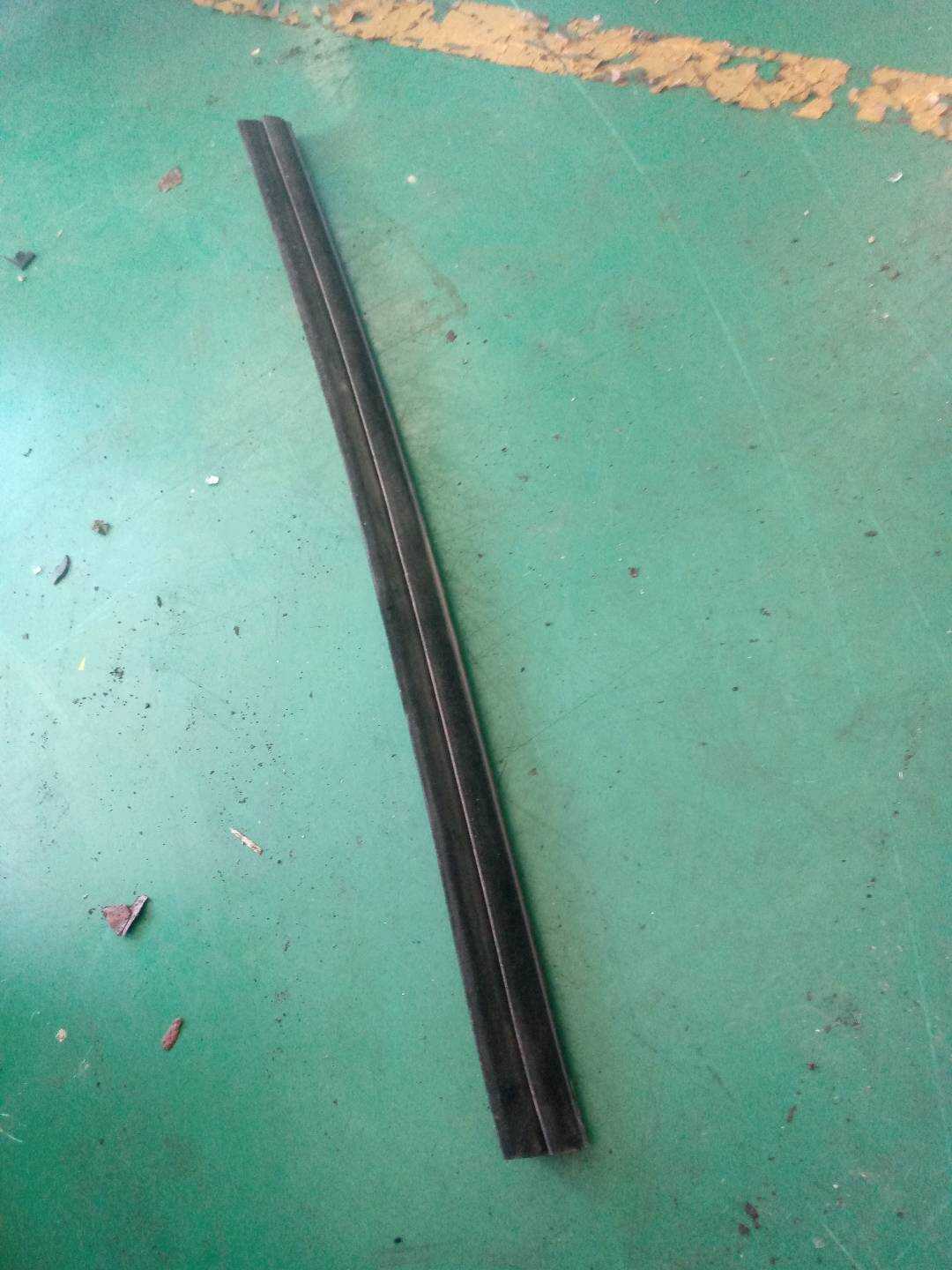 9023361 Front Door Window Molding (Left Inner)