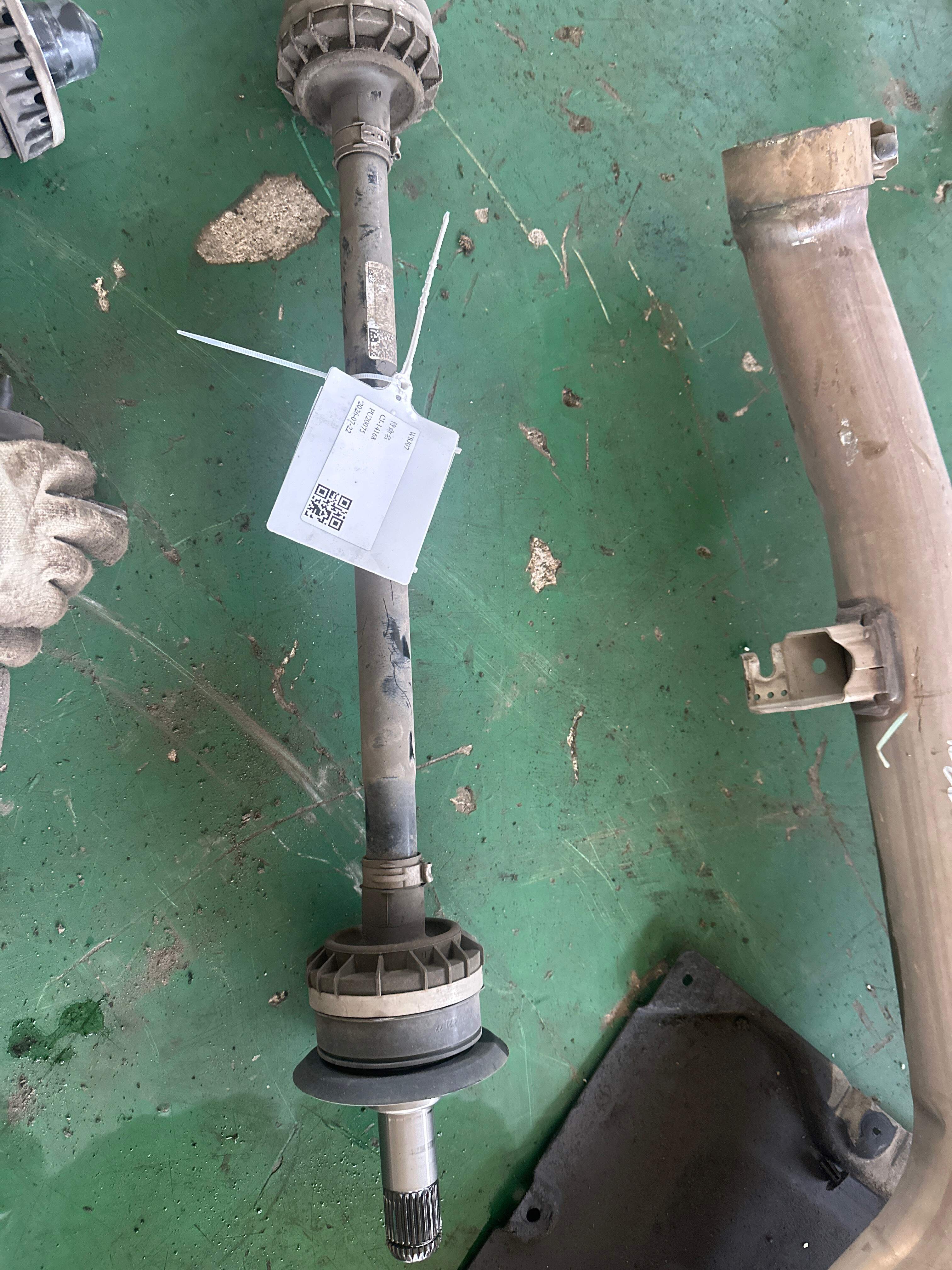 33208681963 Rear Axle Shaft, Left