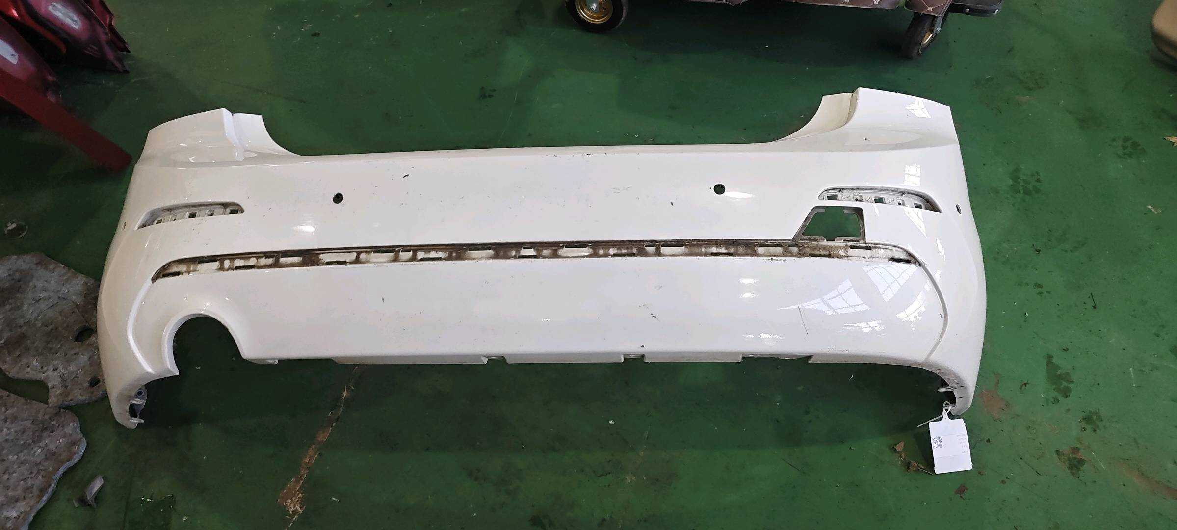 51127490556 后保险杠皮