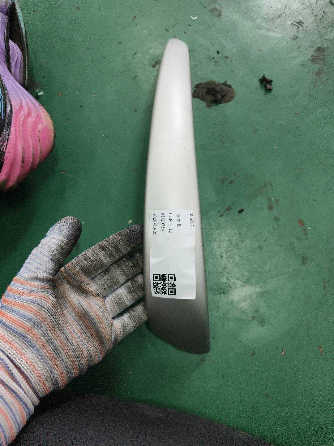 51417230686 后门扶手饰板(右)