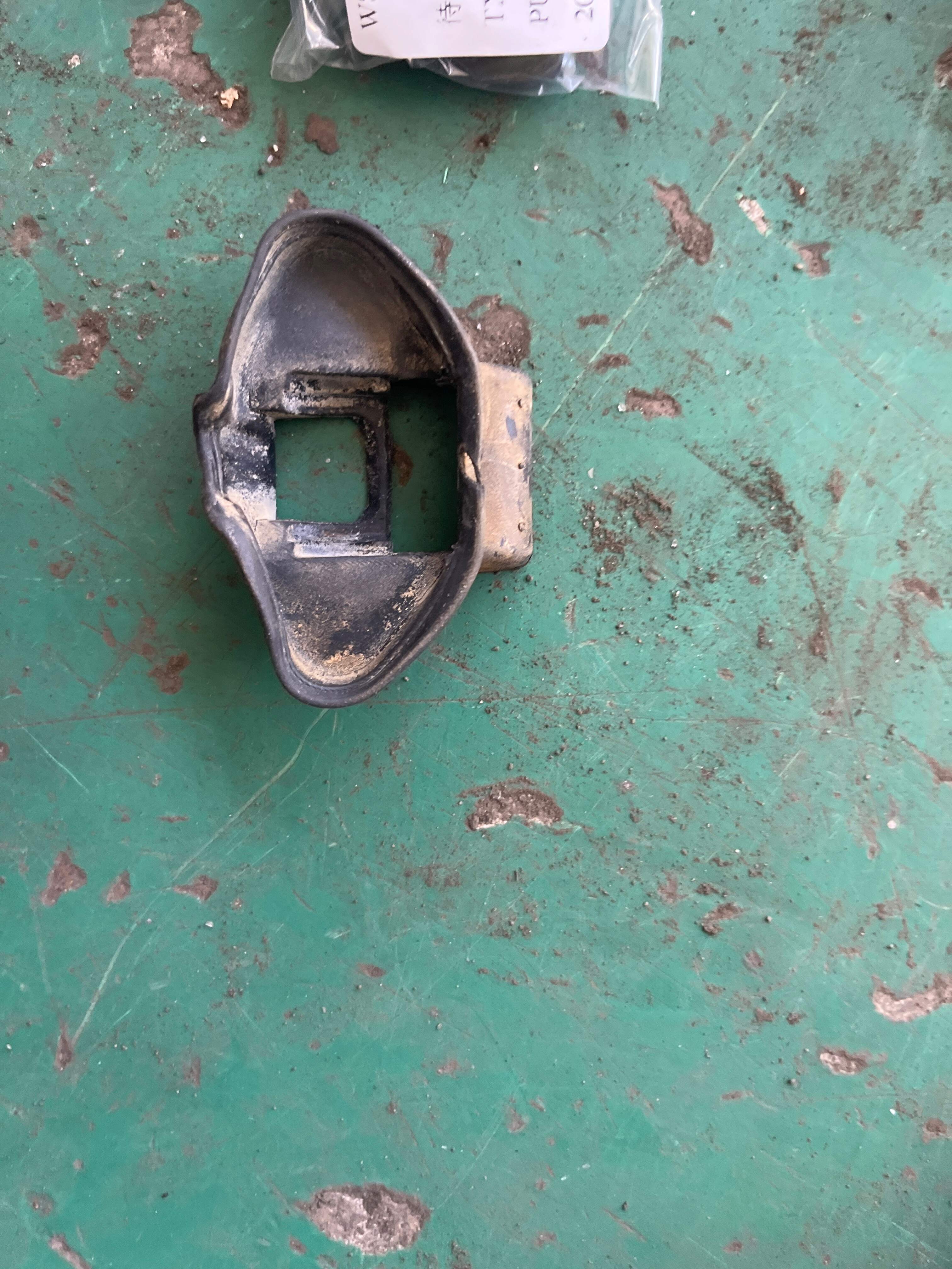 8R0839923C 后门限位器密封件