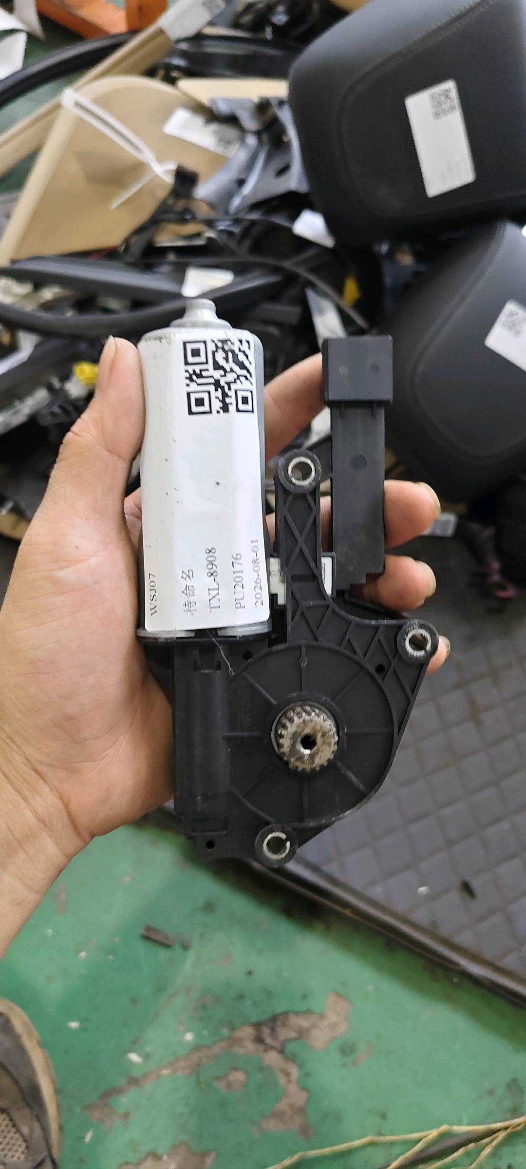 67619498890 天窗电机