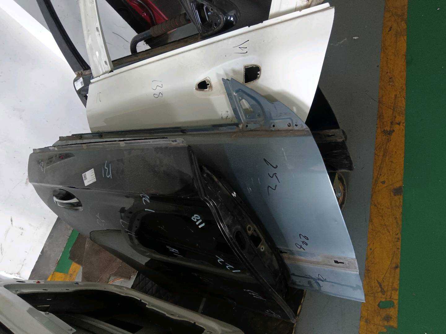 A2197300205 后门壳(右)