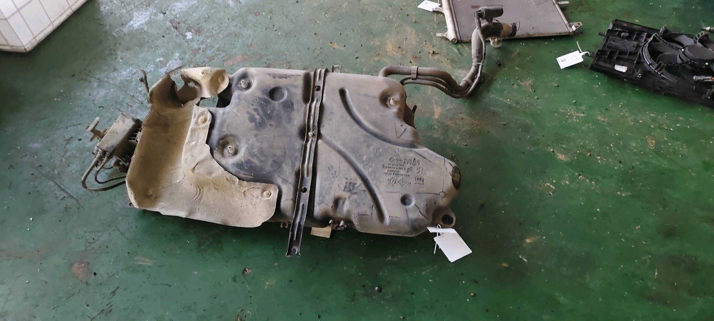 YL00529280 Fuel Tank