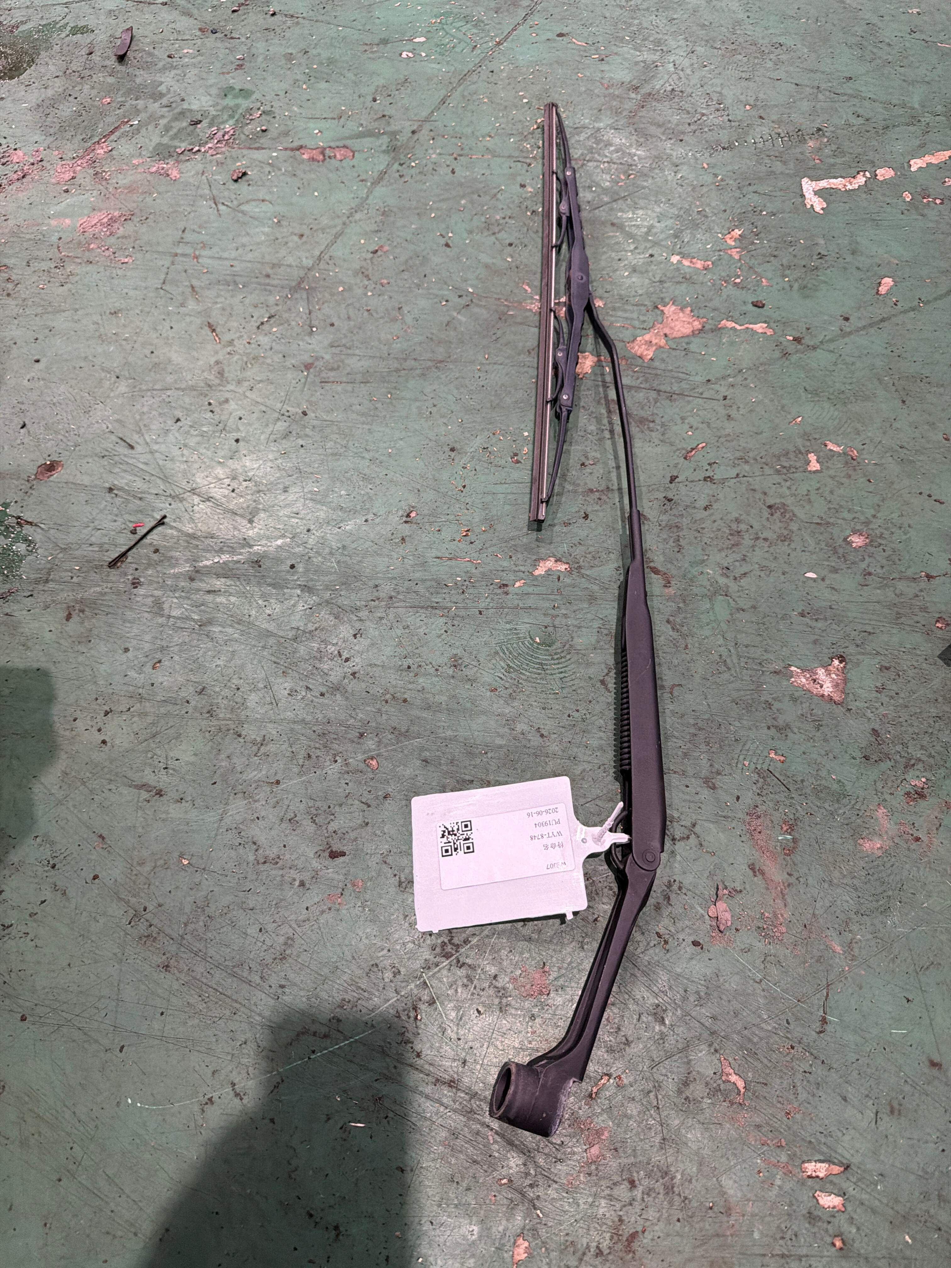 983602C000 Front Windshield Wiper Blade, Right