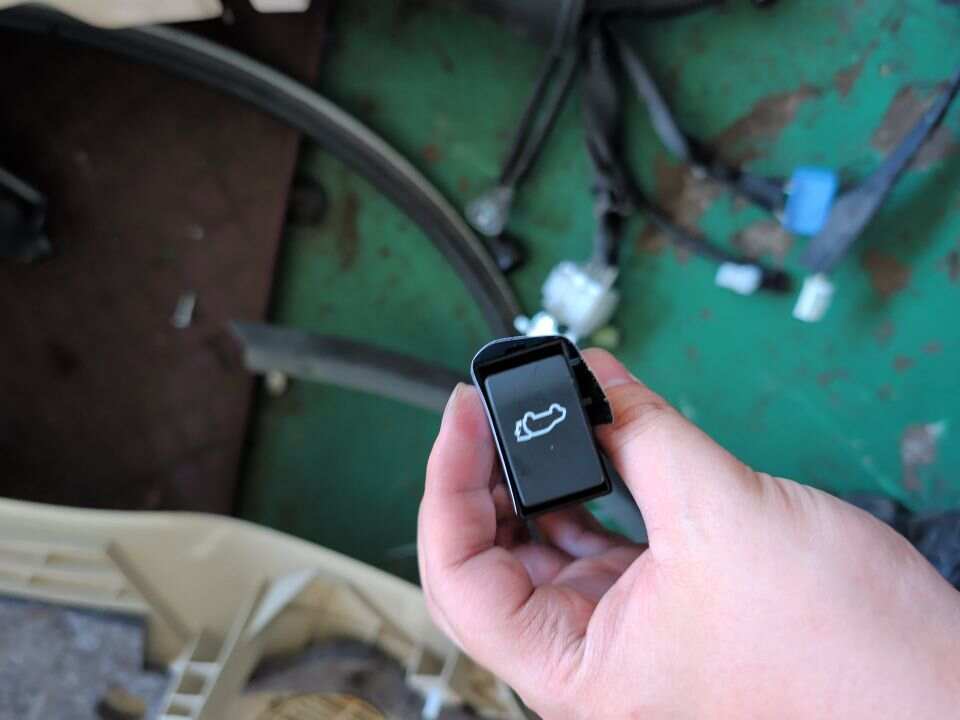 8493048060 尾盖开启开关