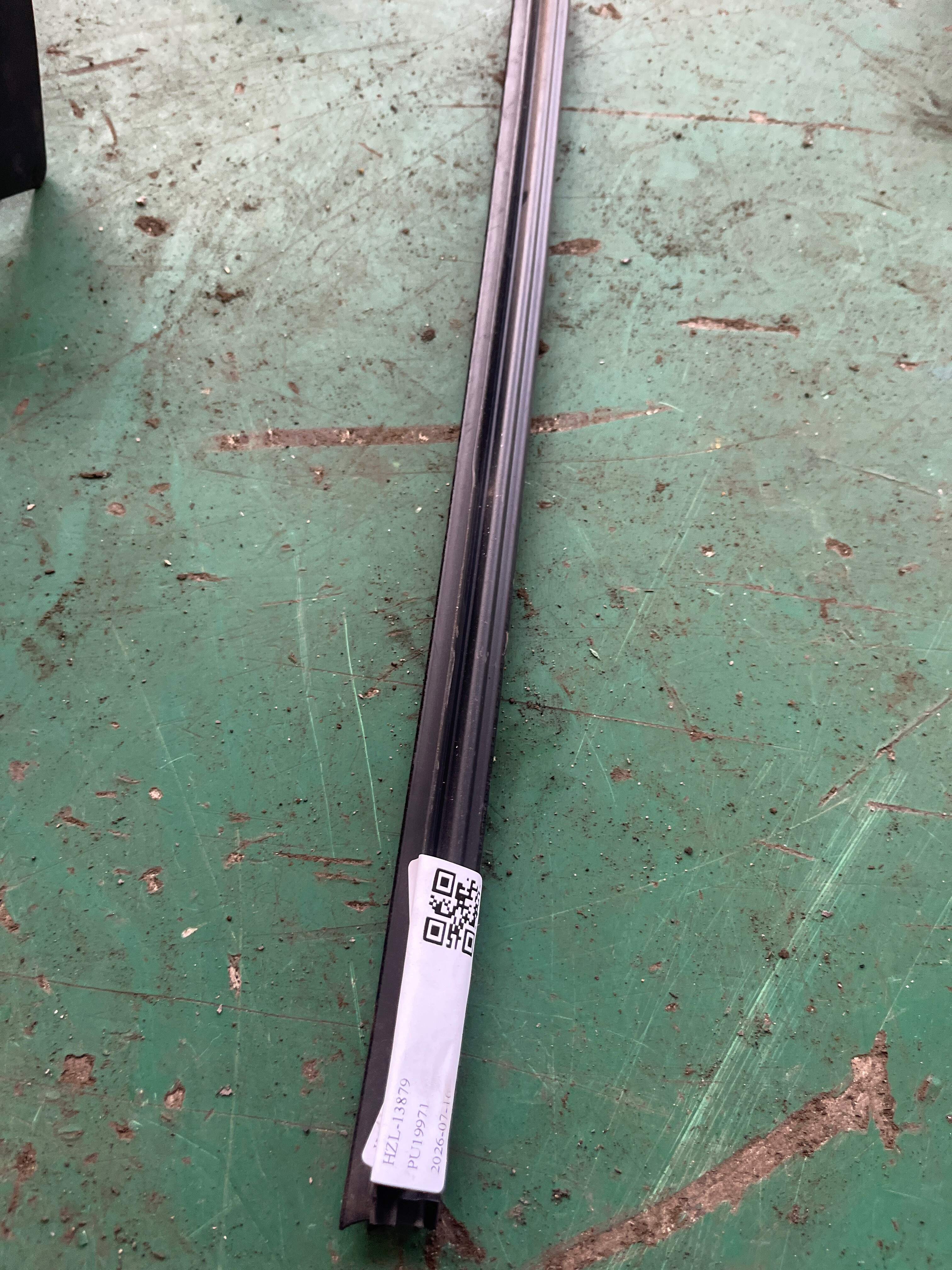 ELT500020 后门玻璃压条(右内)
