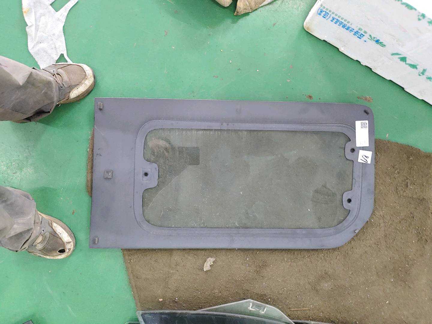 823013LC0B Rear Door Glass, Left