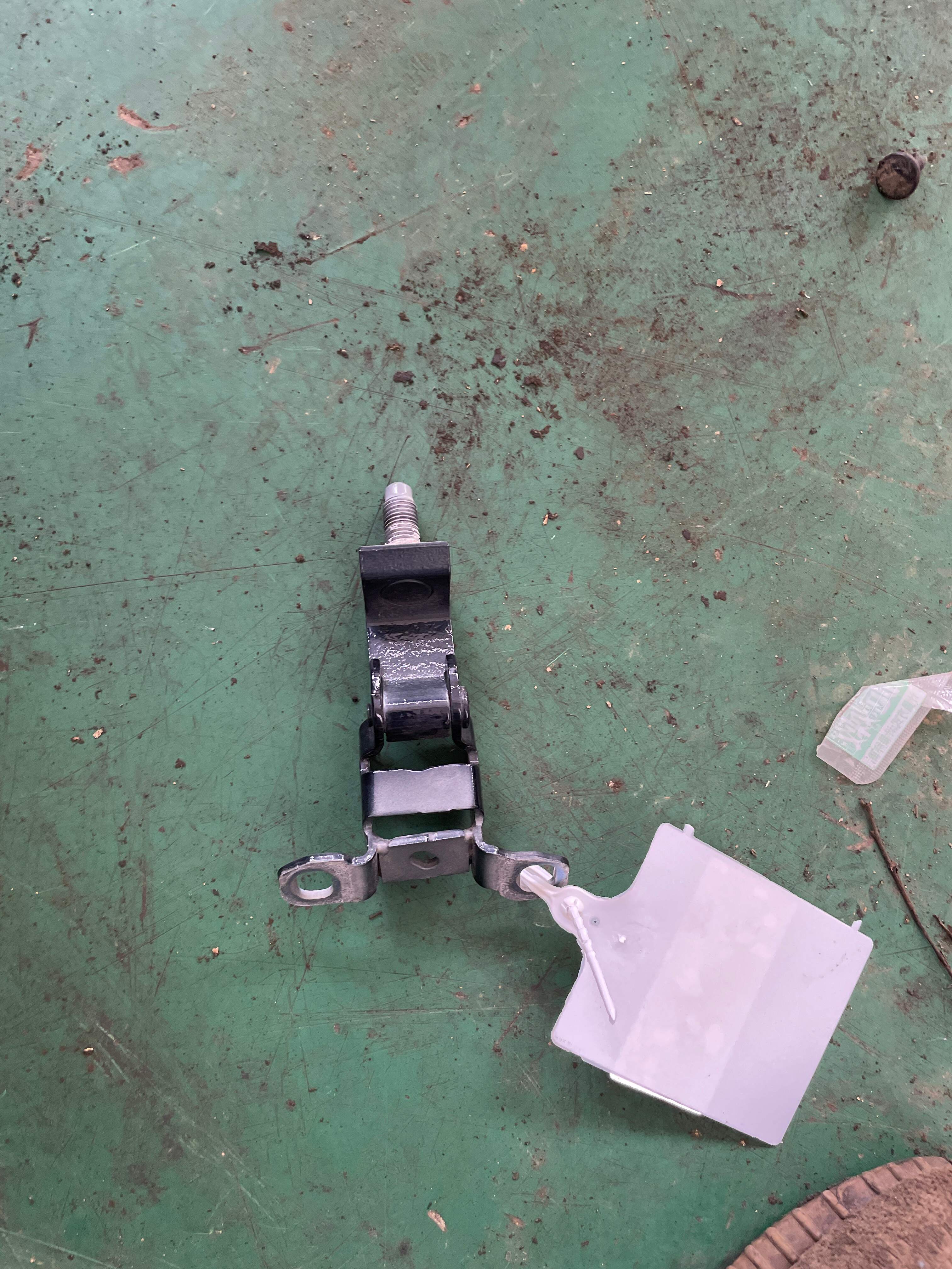 41008494152 Trunk Lid Hinge, Right