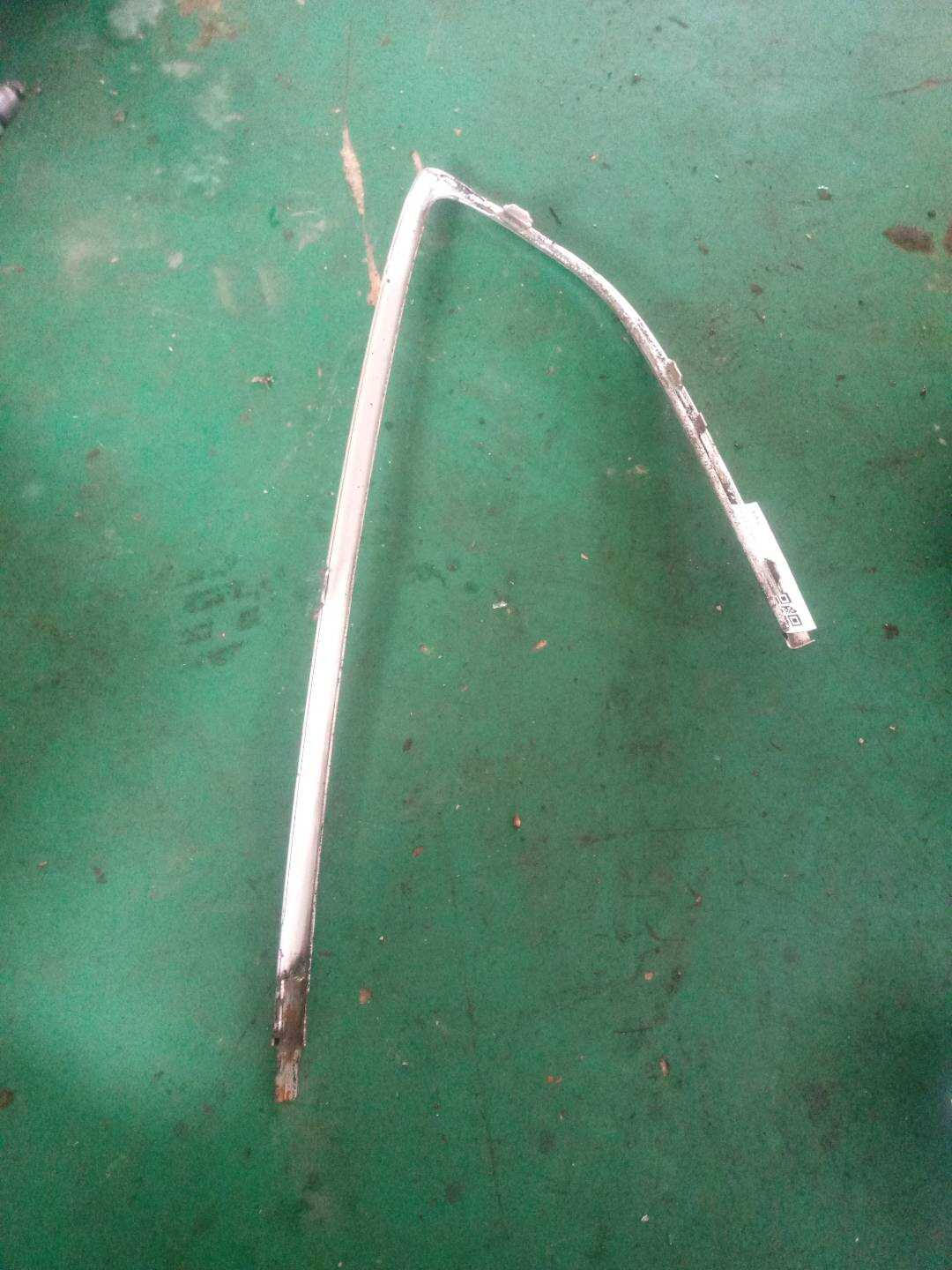 8T8853346B 后侧围玻璃饰条(右)