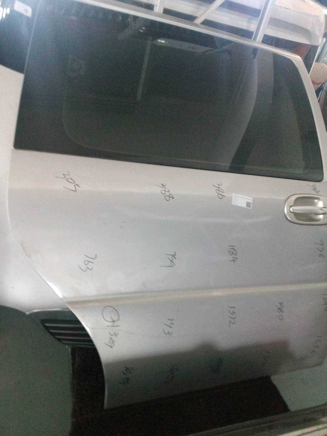 92101183 后门壳(右)