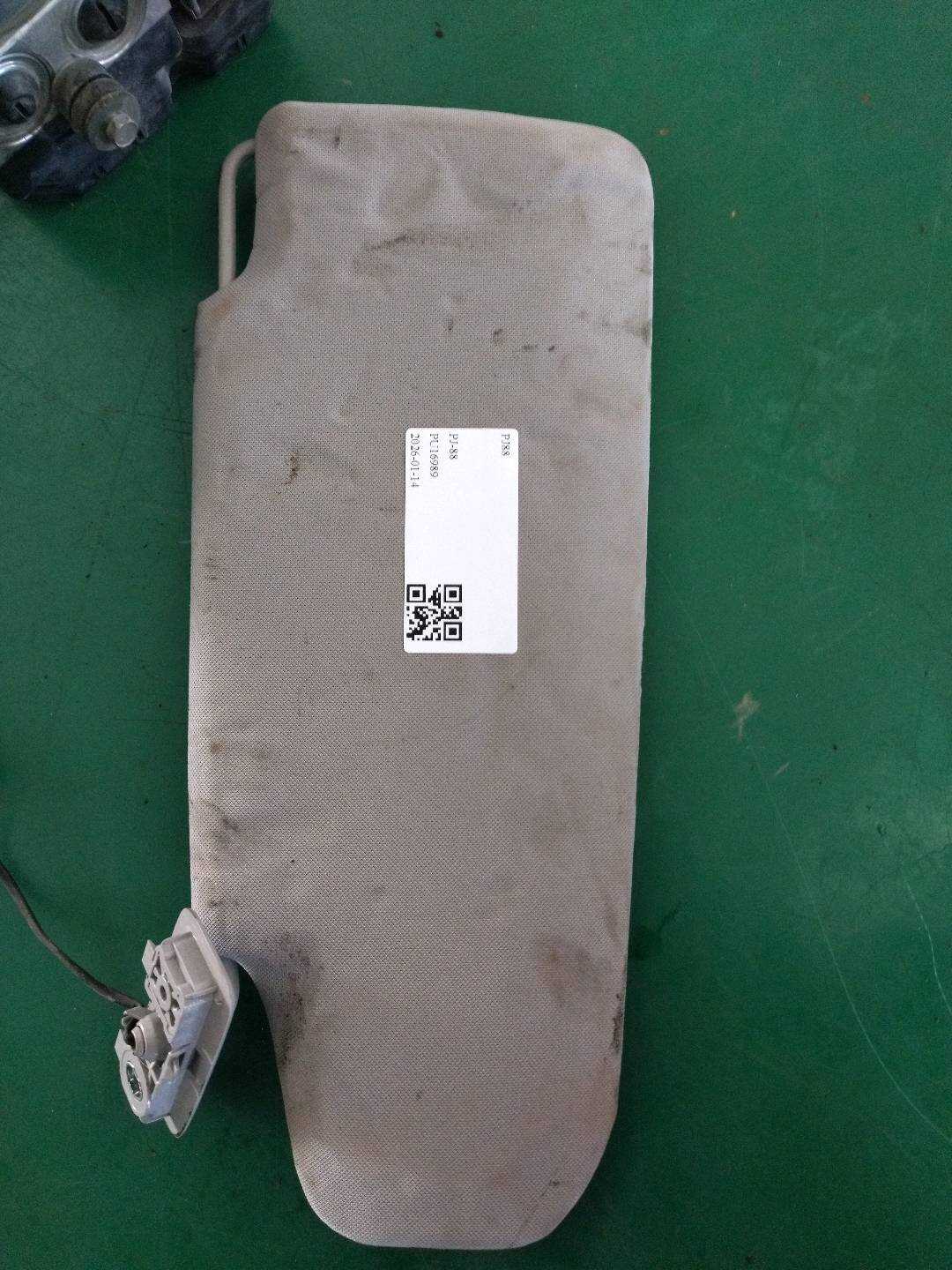 39836334 Sun Visor, Right