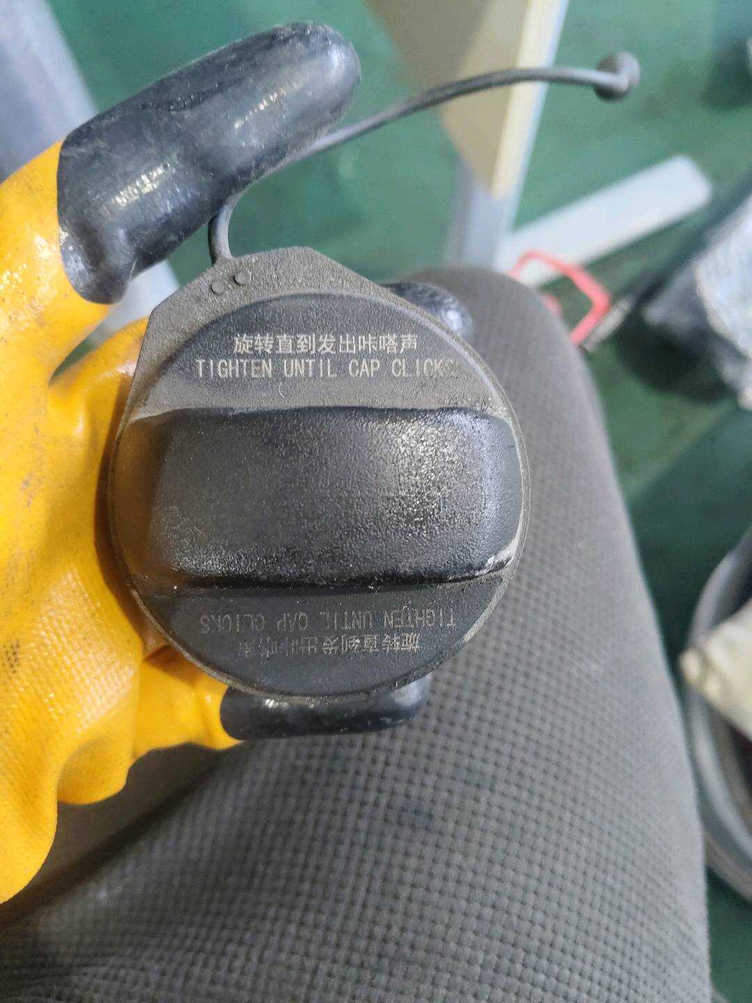 B012054 加油管盖