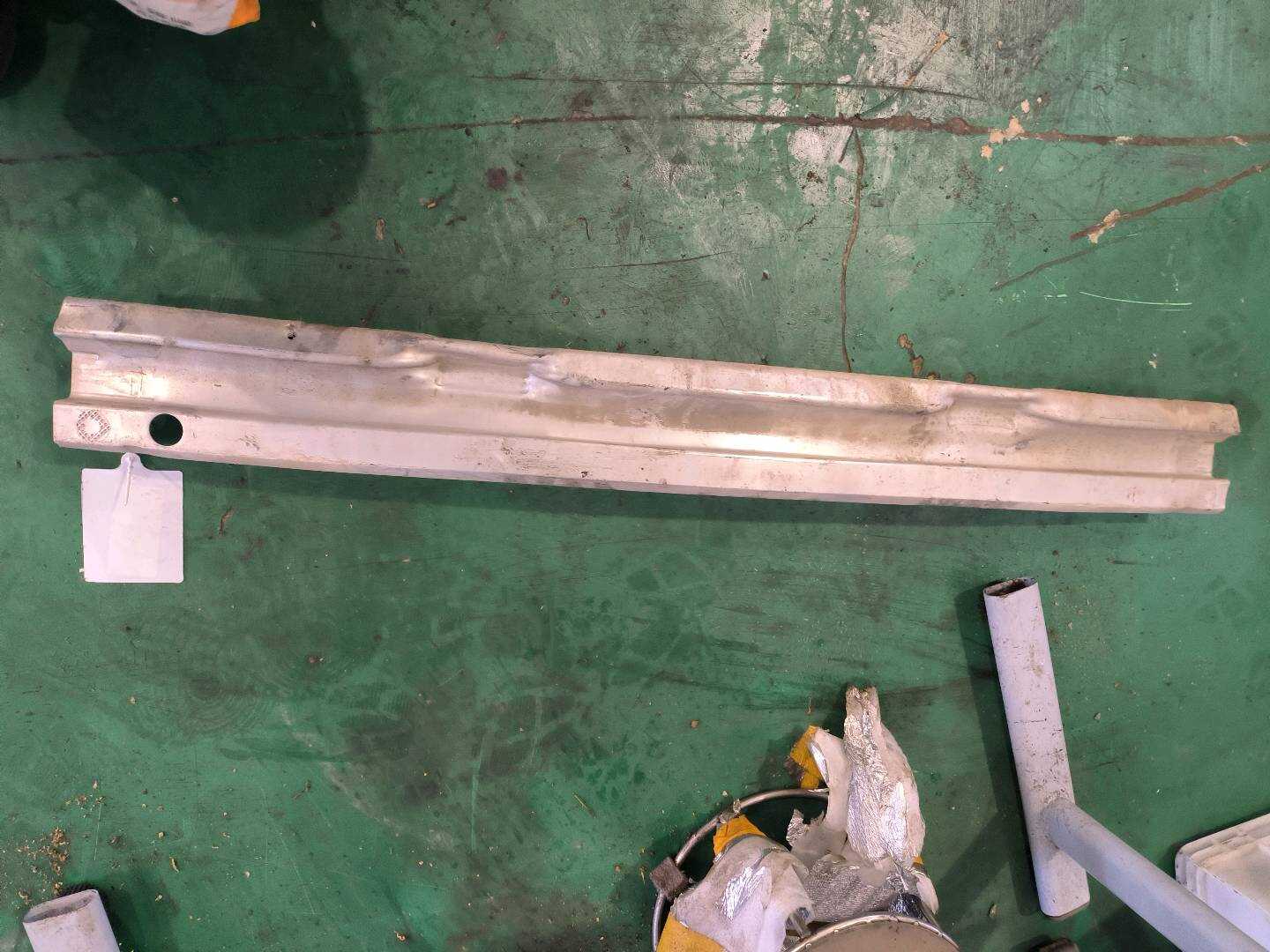 8R0807313A 后保险杠骨架