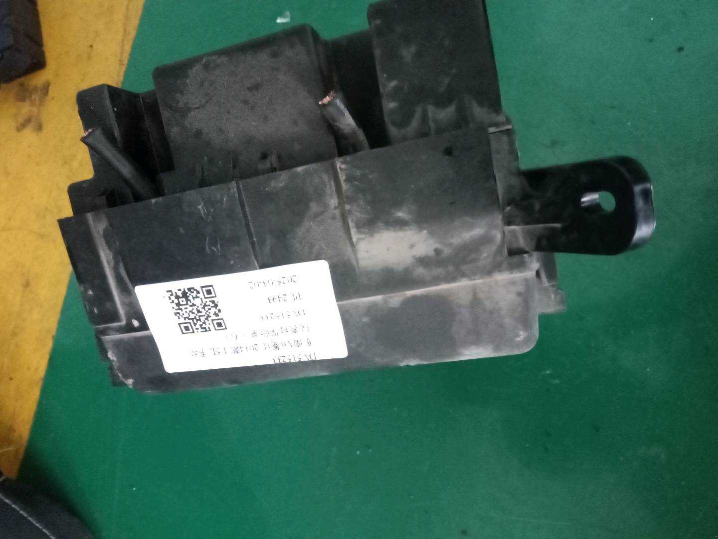 DV515233 Dashboard Fuse Box, Right