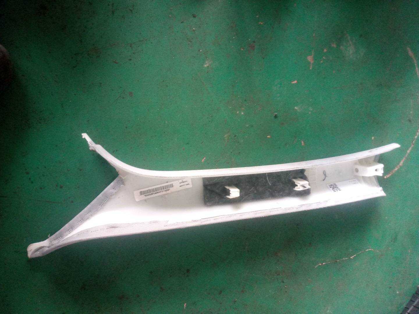 8WD867234 A-Pillar Inner Trim (Upper Right)