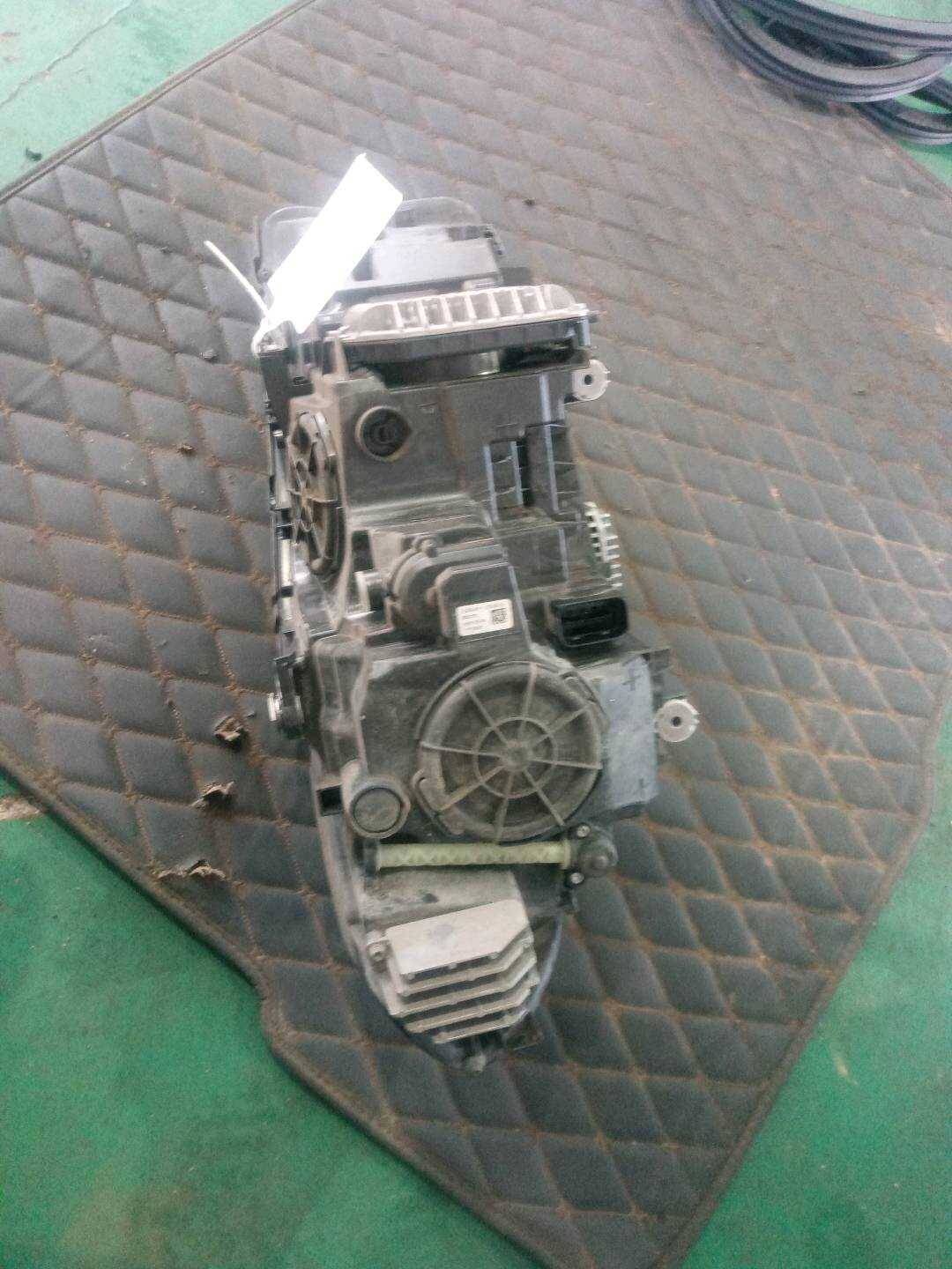 63117214961 前大灯半总成(左)