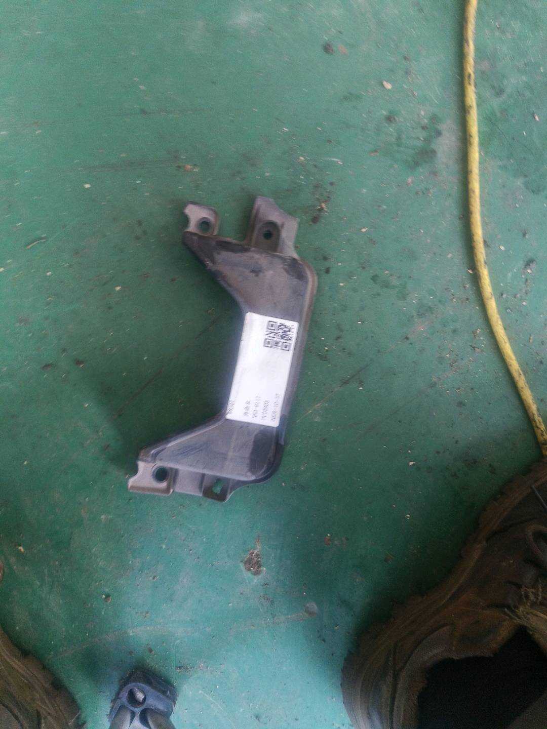 74125TL0G00 前机盖锁机护罩