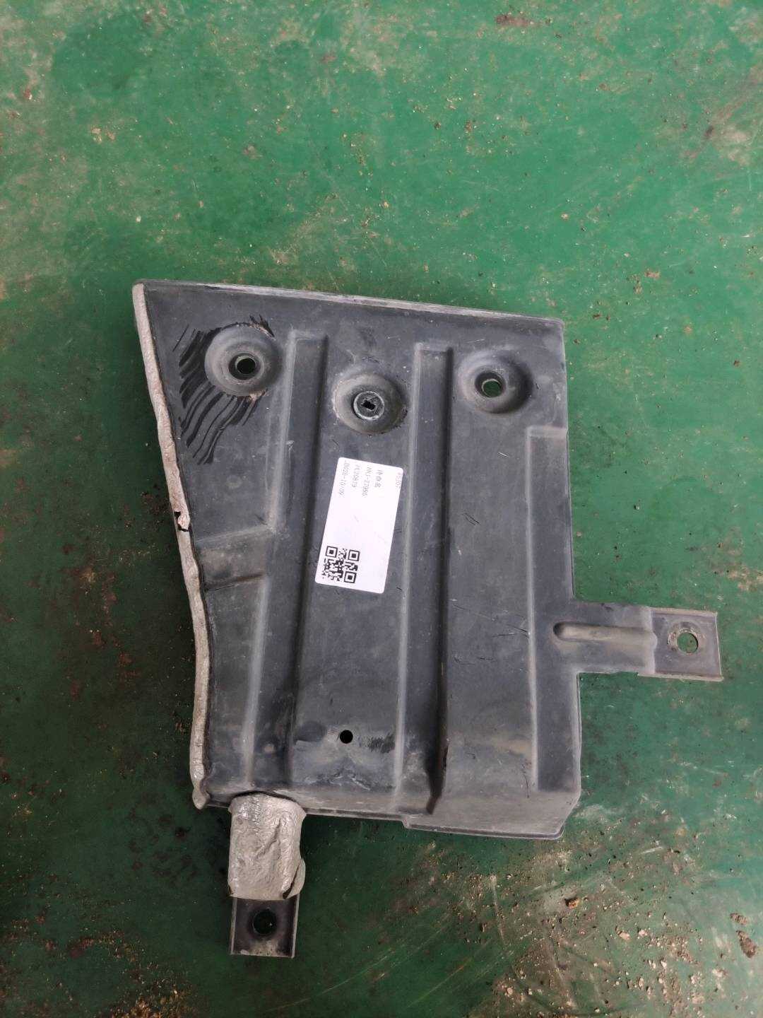 GR2B11787DA Chassis Under Cover, Rear Left
