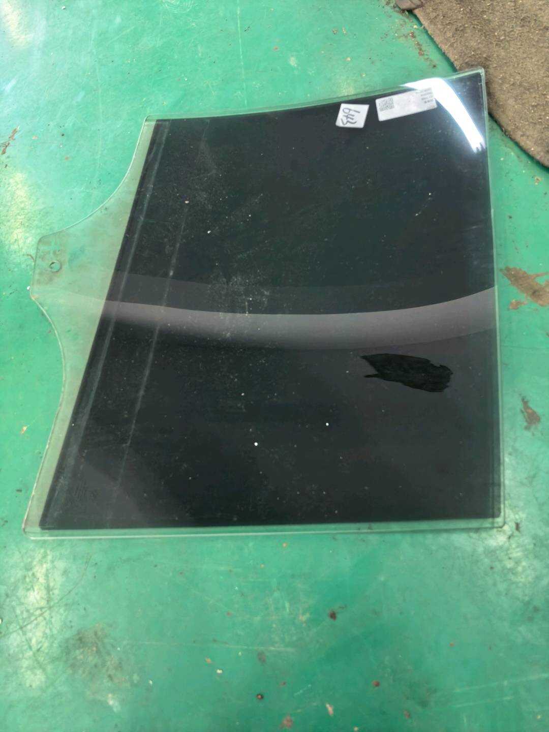 51357470625 后门玻璃（左）