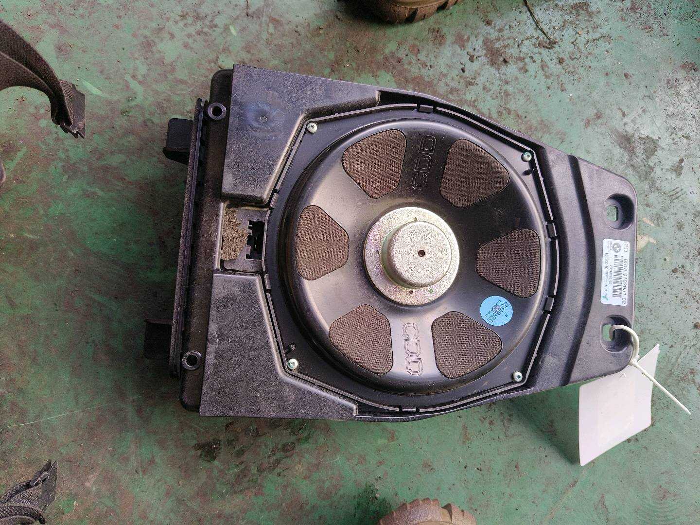 65139182951 中央低音扬声器(左)