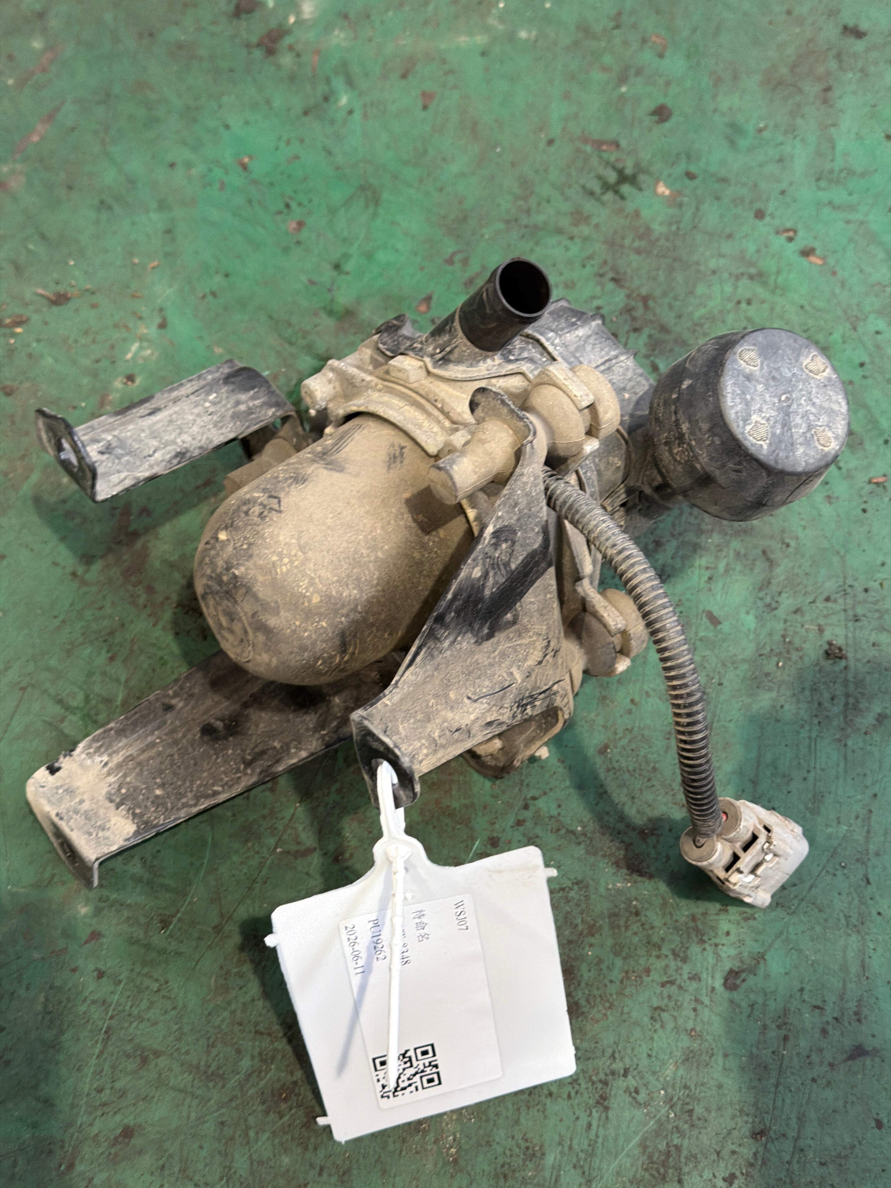 176000W010 Air Pump Assembly
