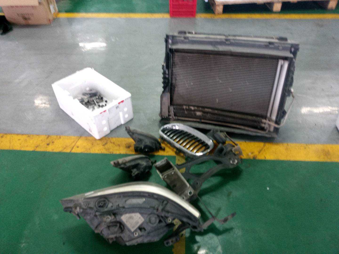 17117534914QZFJ Front Bumper Assembly Attachment