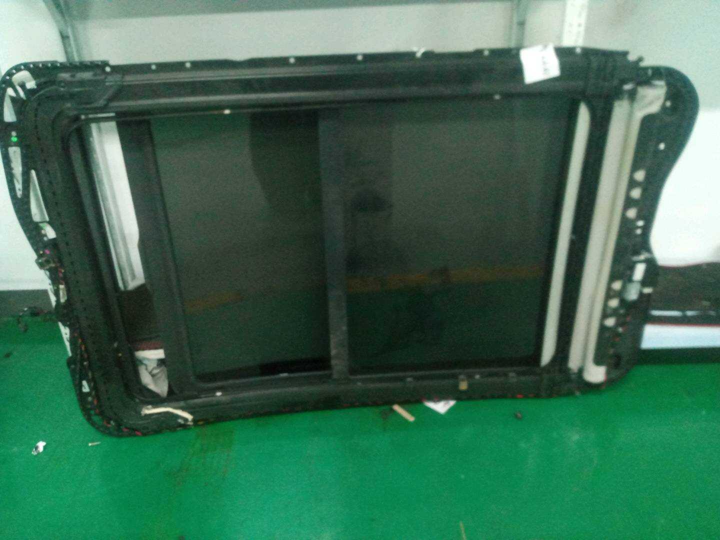 7P0959591 Sunroof Base