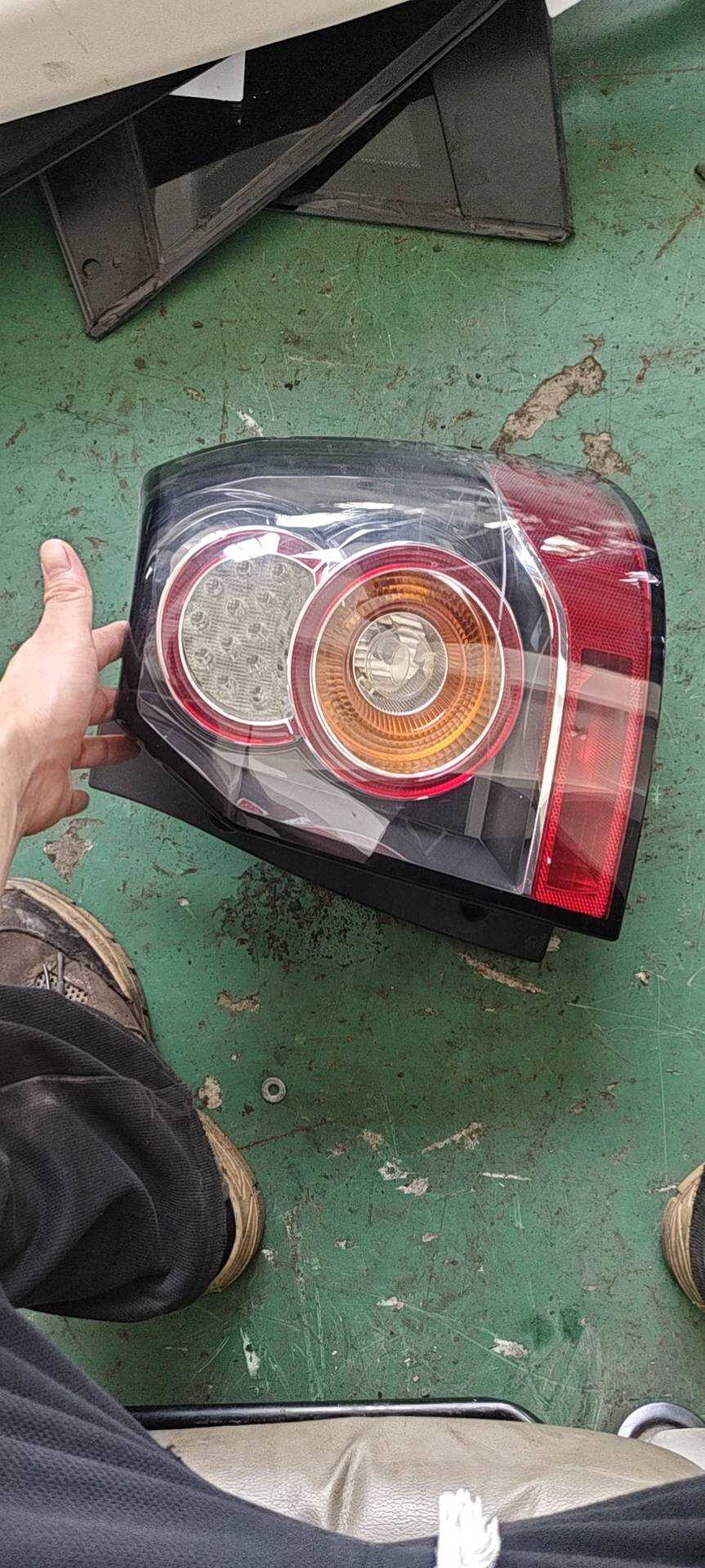 LR039796 Outer Tail Light Assembly, Right