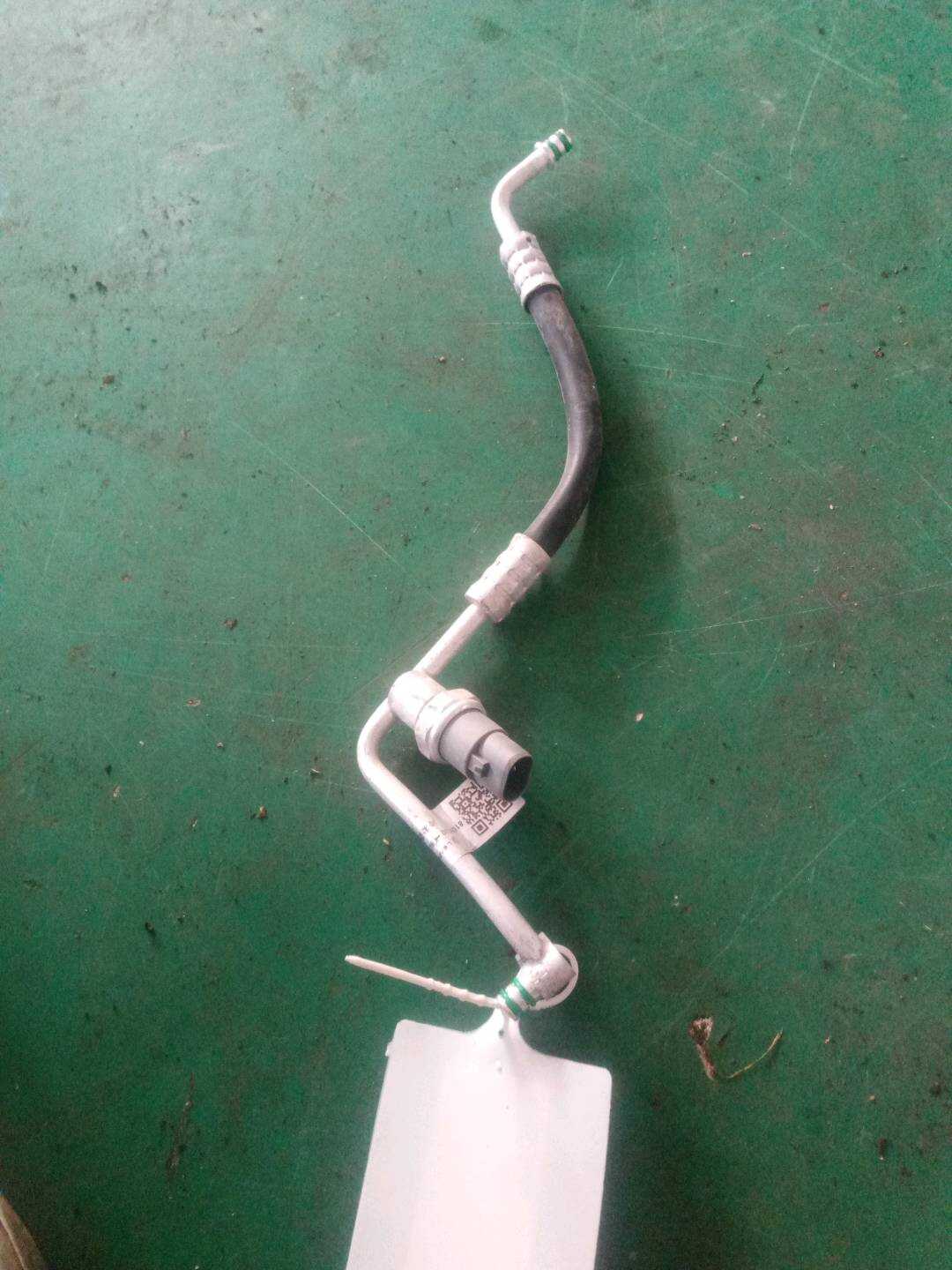 8108030TB03 冷凝器至HVAC过渡管路