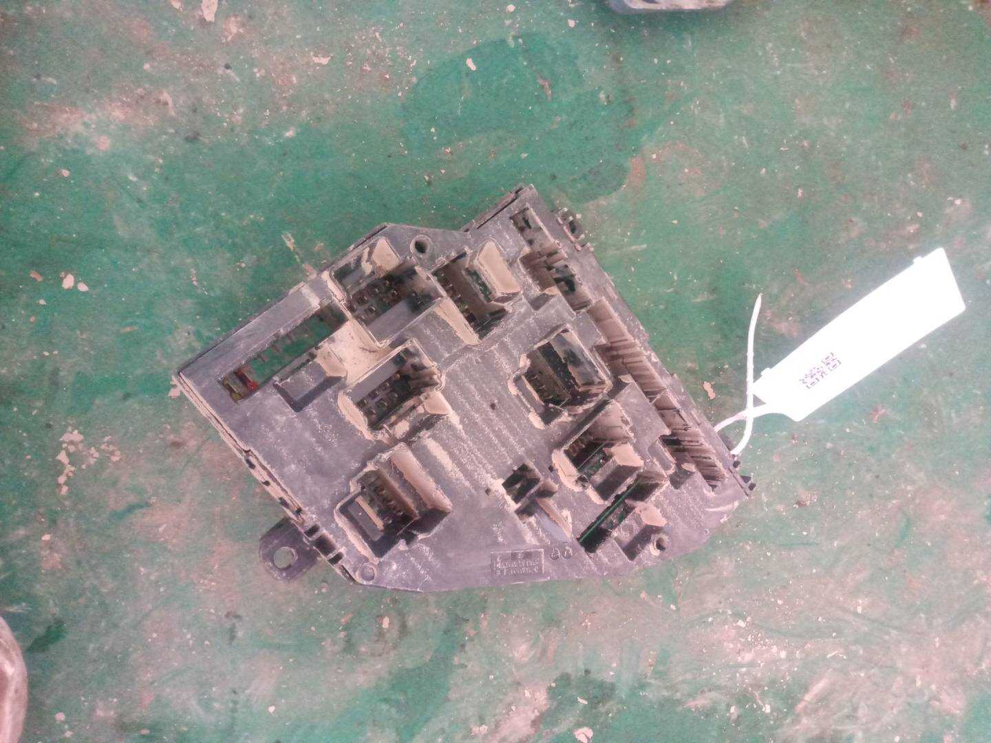 61149252813 后部配电器