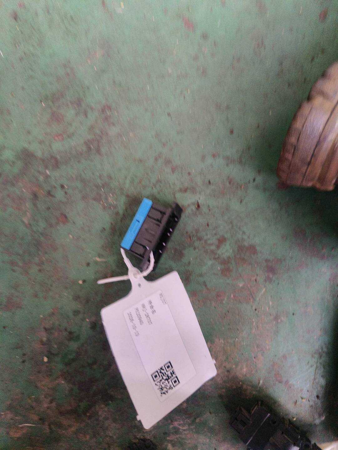 61139252670 固定框架 OBD 插座
