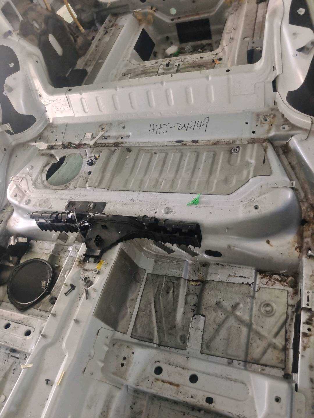 8R0802069 Rear Floor Panel