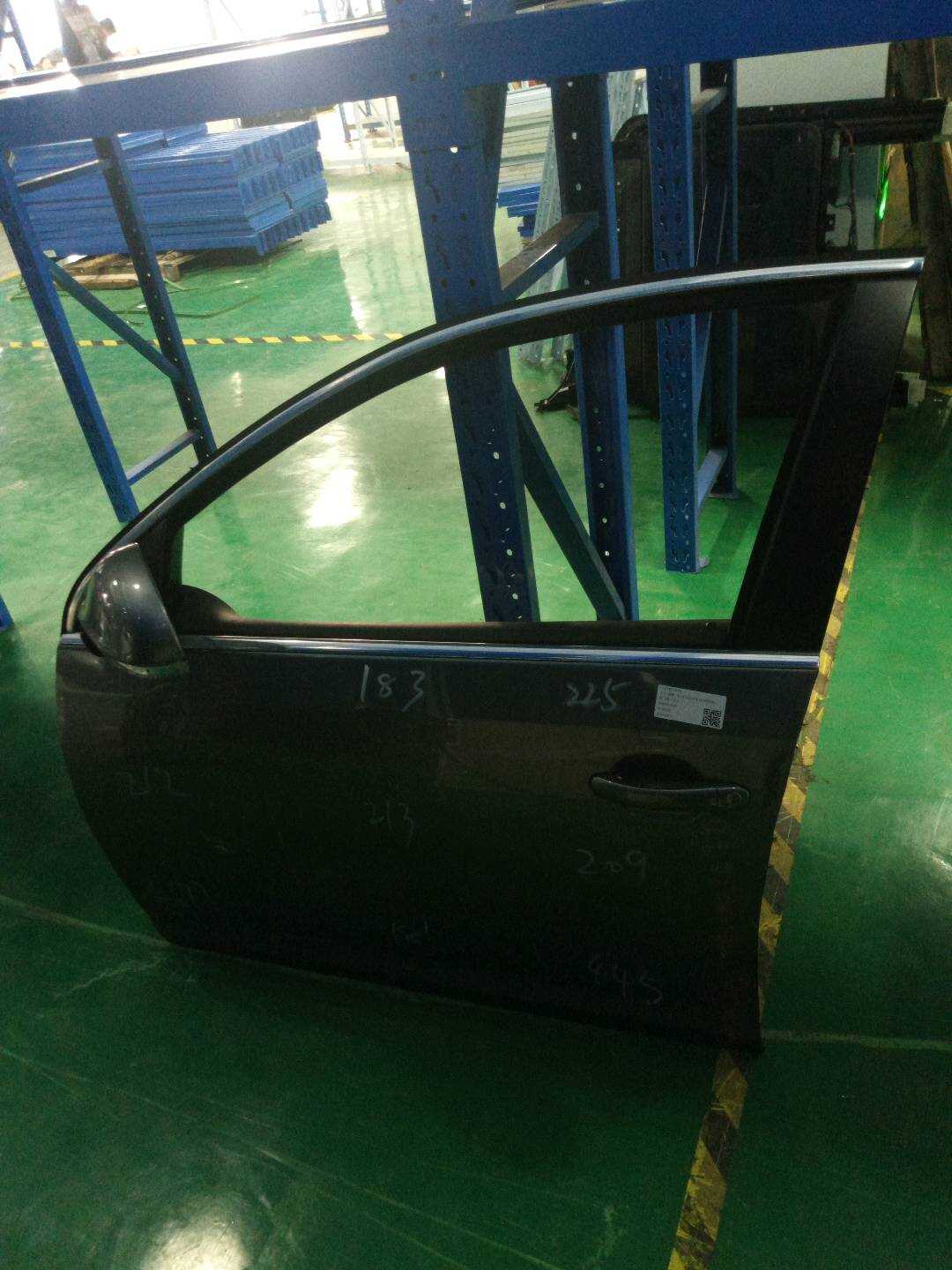L1K5831301Q 前门壳(左)