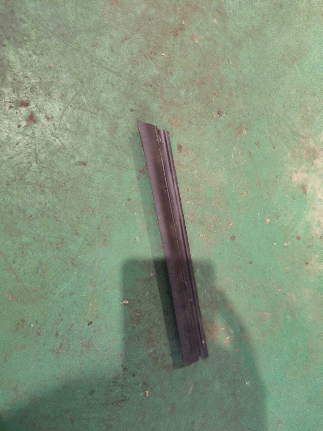 51352990323 后门三角窗玻璃压条（左内）