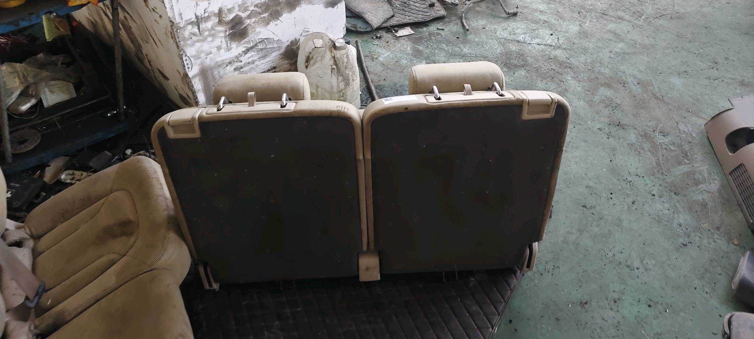 4L0885375A 后座椅底座软垫