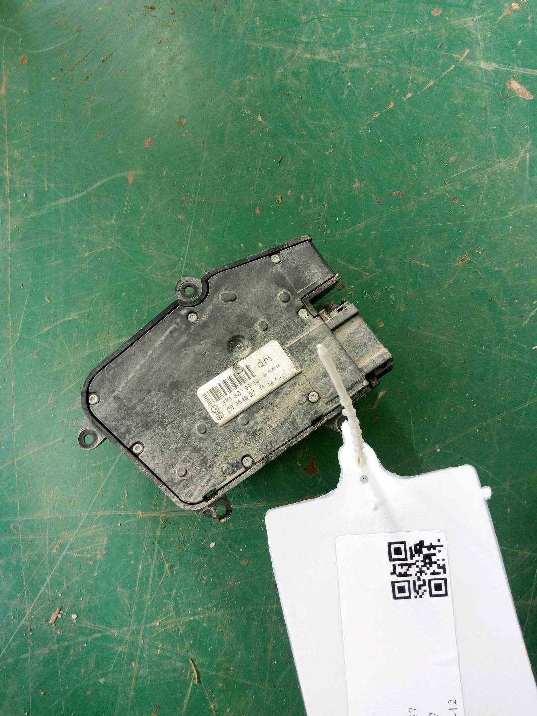 A1718209910 副驾驶员座椅调节开关